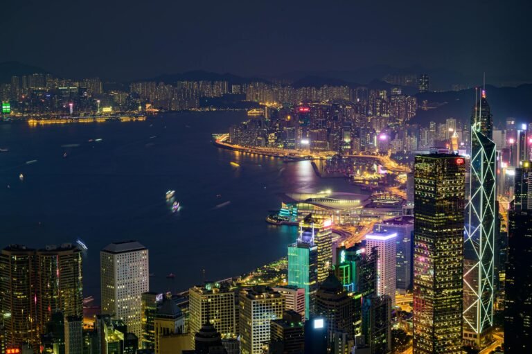 Hong Kong rebota: oportunidades de inversión tras la crisis