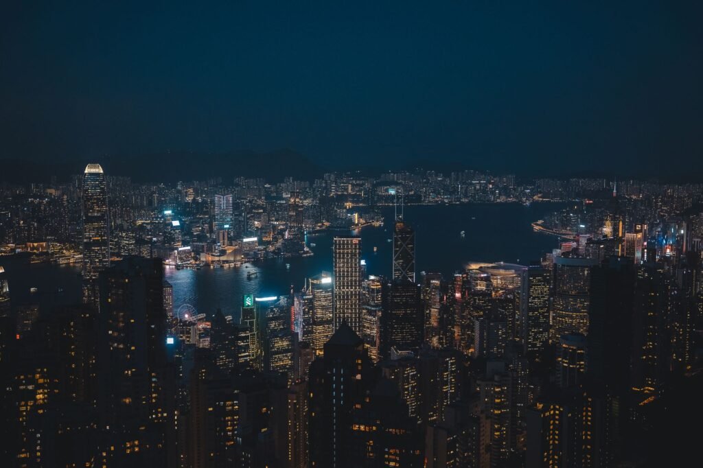 Cómo Invertir en Hong Kong Tras la Recuperación Económica de 2026
