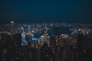 Cómo Invertir en Hong Kong Tras la Recuperación Económica de 2026